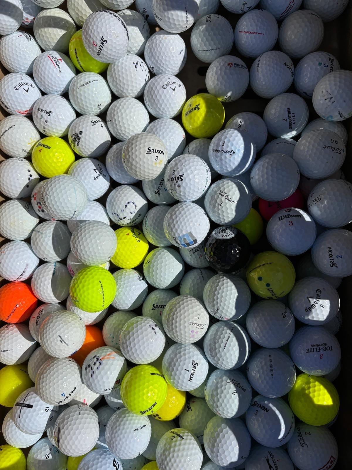 30 Golf Ball Mix Grade A/B - Callaway, Titleist, TaylorMade, Srixon. Honma, Dunlop, Topflite,
