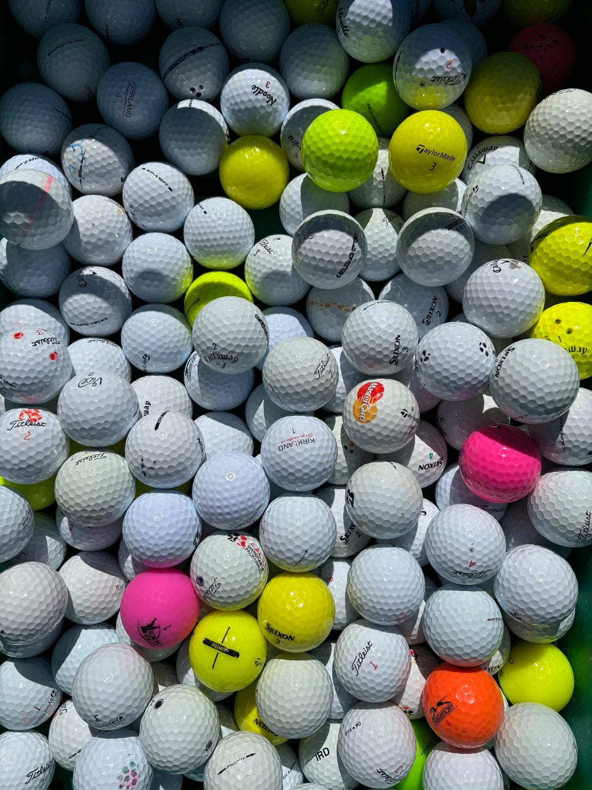 30 Golf Ball Mix Grade A/B - Callaway, Titleist, TaylorMade, Srixon. Honma, Dunlop, Topflite,